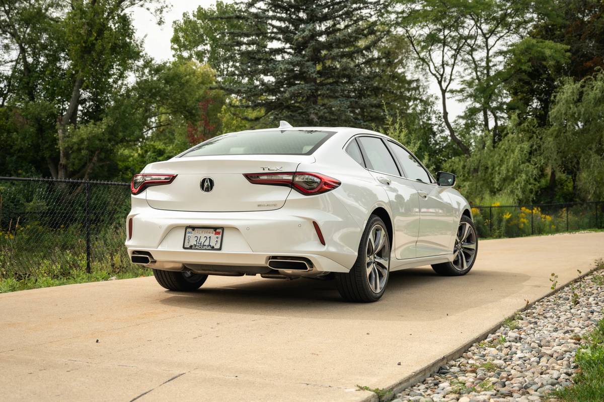 2021 Alfa Romeo Giulia 2.0T review: The enthusiast's choice, to a fault -  CNET