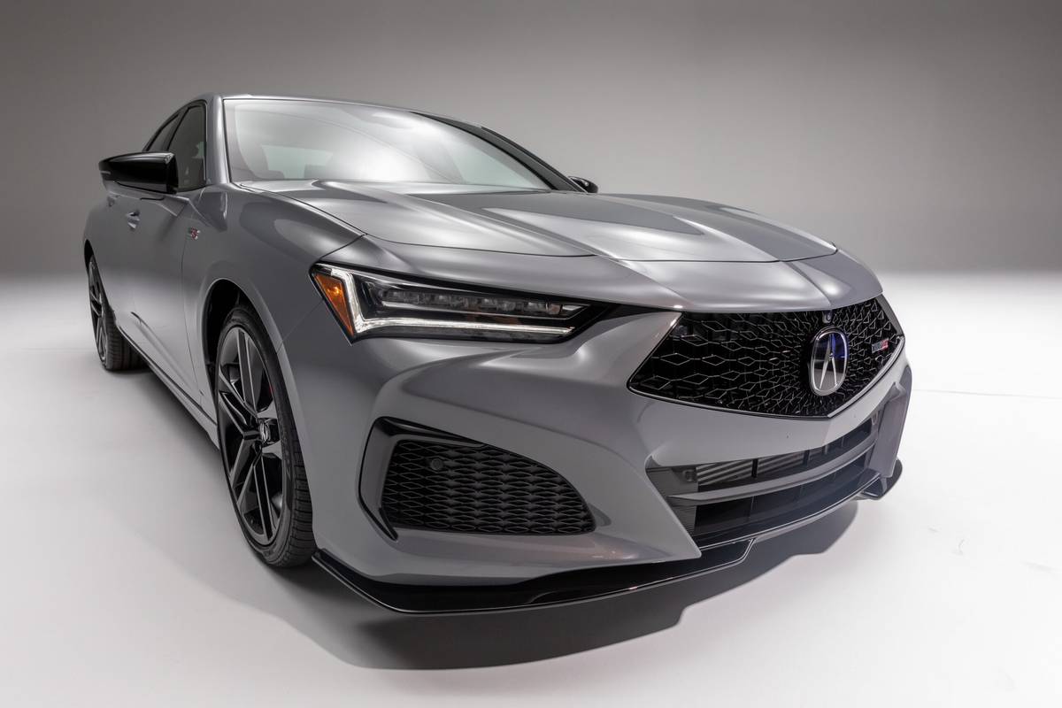 2024 Acura TLX Up Close Styling Tweaks and New Screens