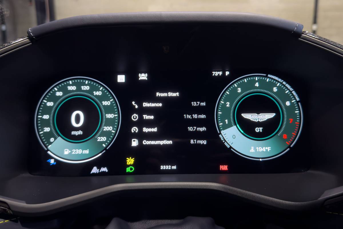 apple carplay ultra 03 interior instrument panel scaled jpg