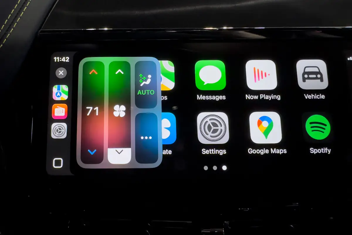 apple carplay ultra 07 interior center stack display scaled jpg