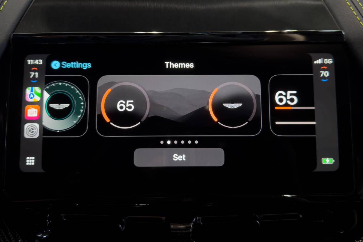 apple carplay ultra 10 interior center stack display scaled jpg