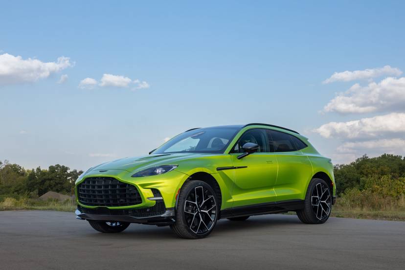 aston-martin-dbx707-2025-02-exterior-front-angle