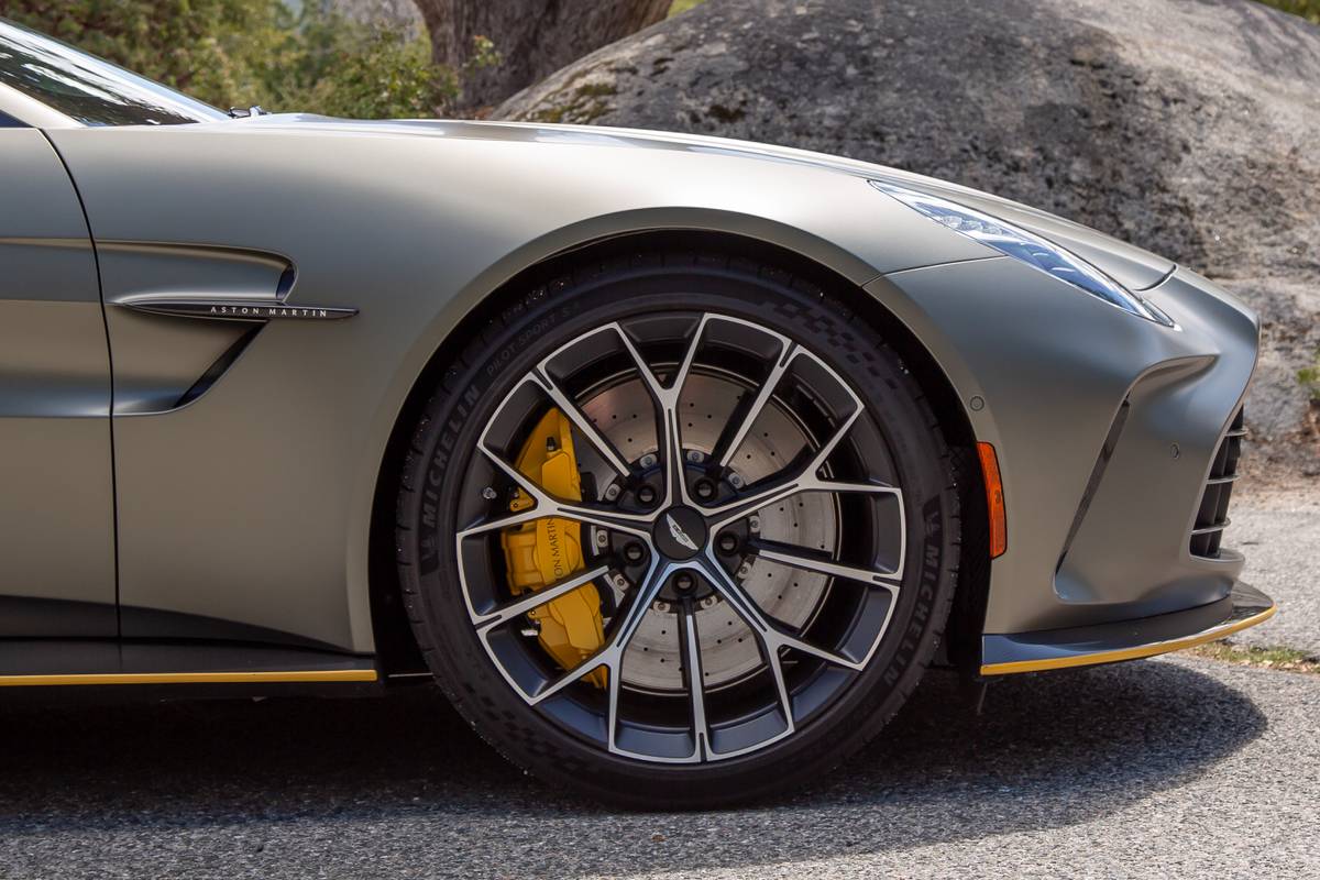 aston martin vantage roadster 2026 08 exterior wheel jpg