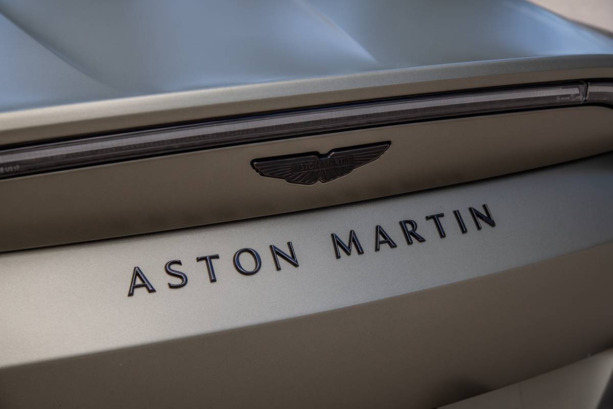 aston martin vantage roadster 2026 14 exterior rear badge jpg