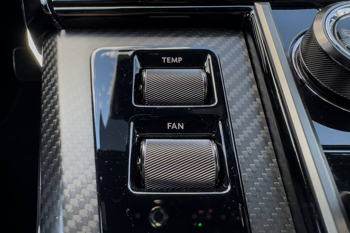 aston martin vantage roadster 2026 23 interior center console controls jpg