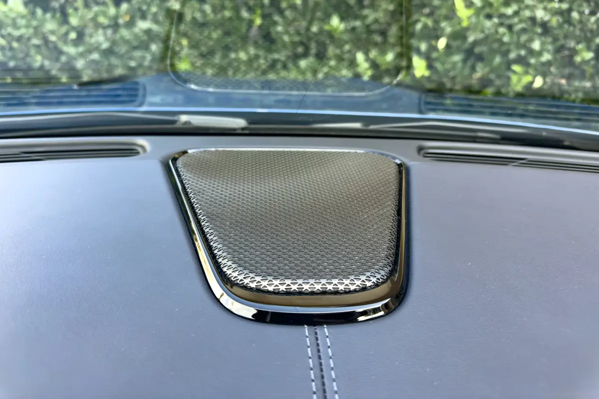 aston martin vantage s 2026 21 interior dashboard detail jpg