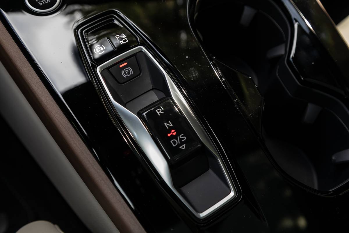 audi a5 2025 26 interior gearshift jpg