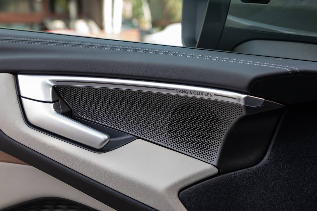 audi a5 2025 45 interior door audio jpg