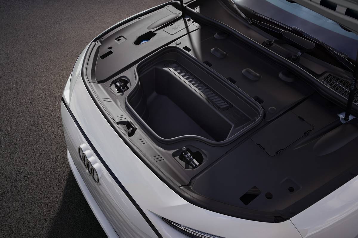 audi a6 sportback e tron 2025 interior oem 13 jpg