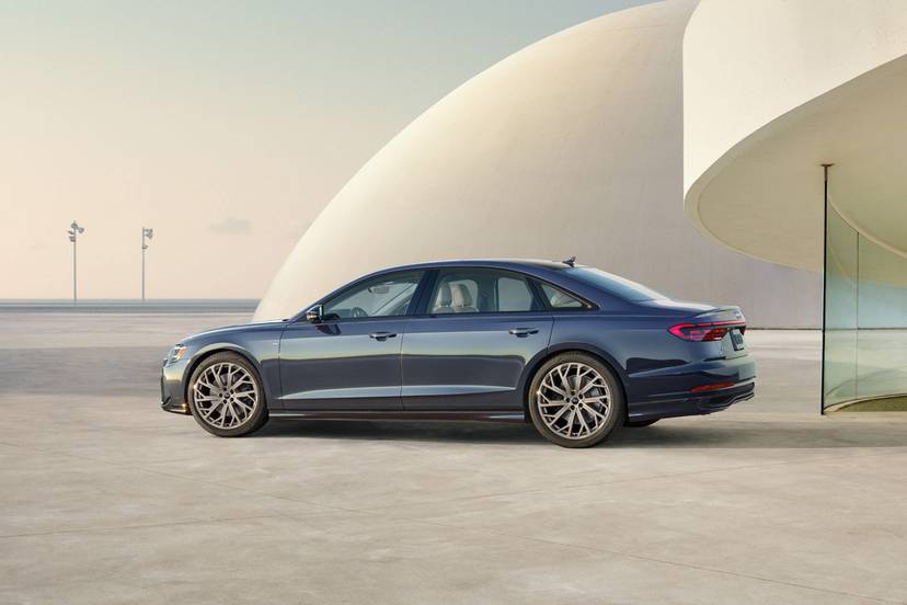 audi-a8-2026-exterior-oem-01