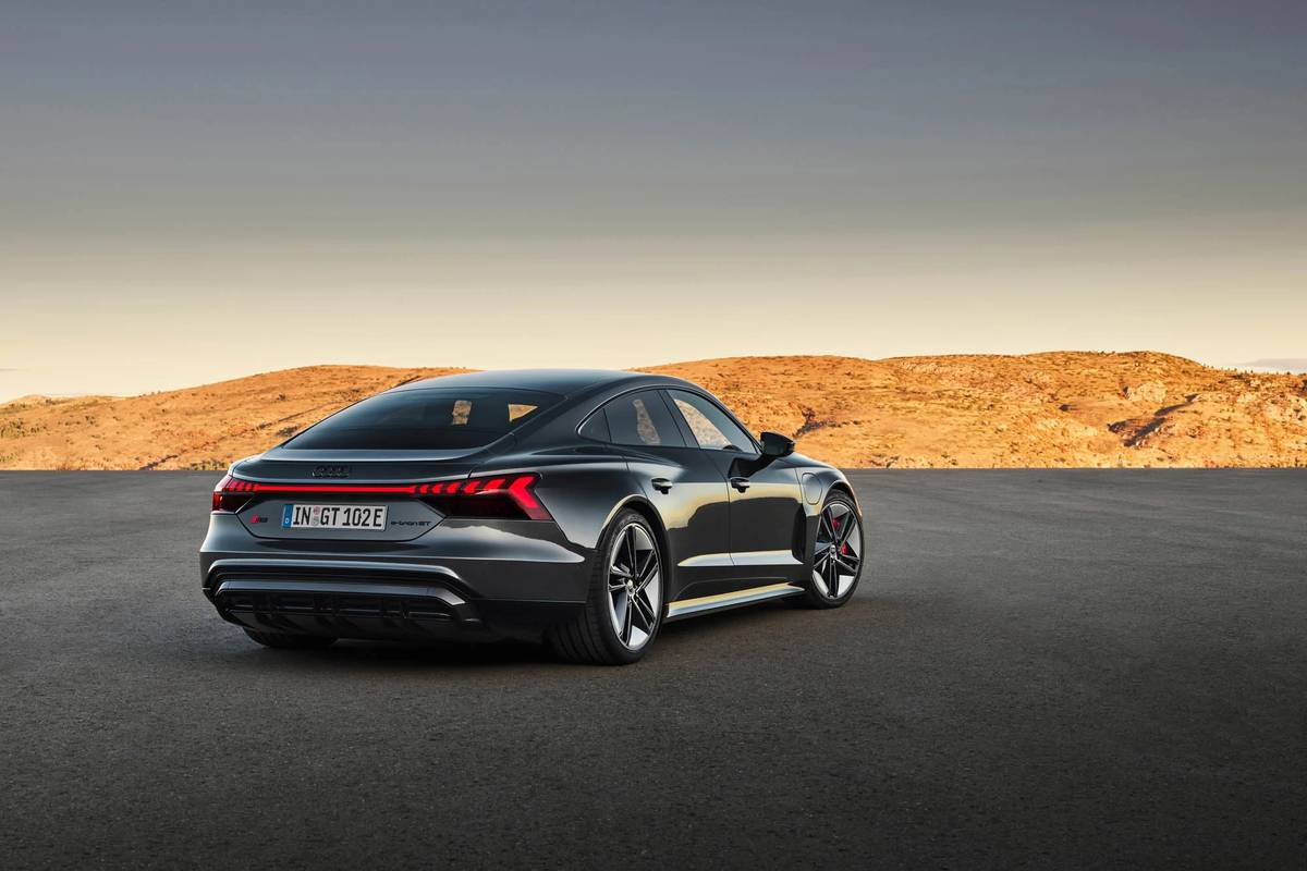 2022 Audi e-tron GT Specs, Price, MPG & Reviews