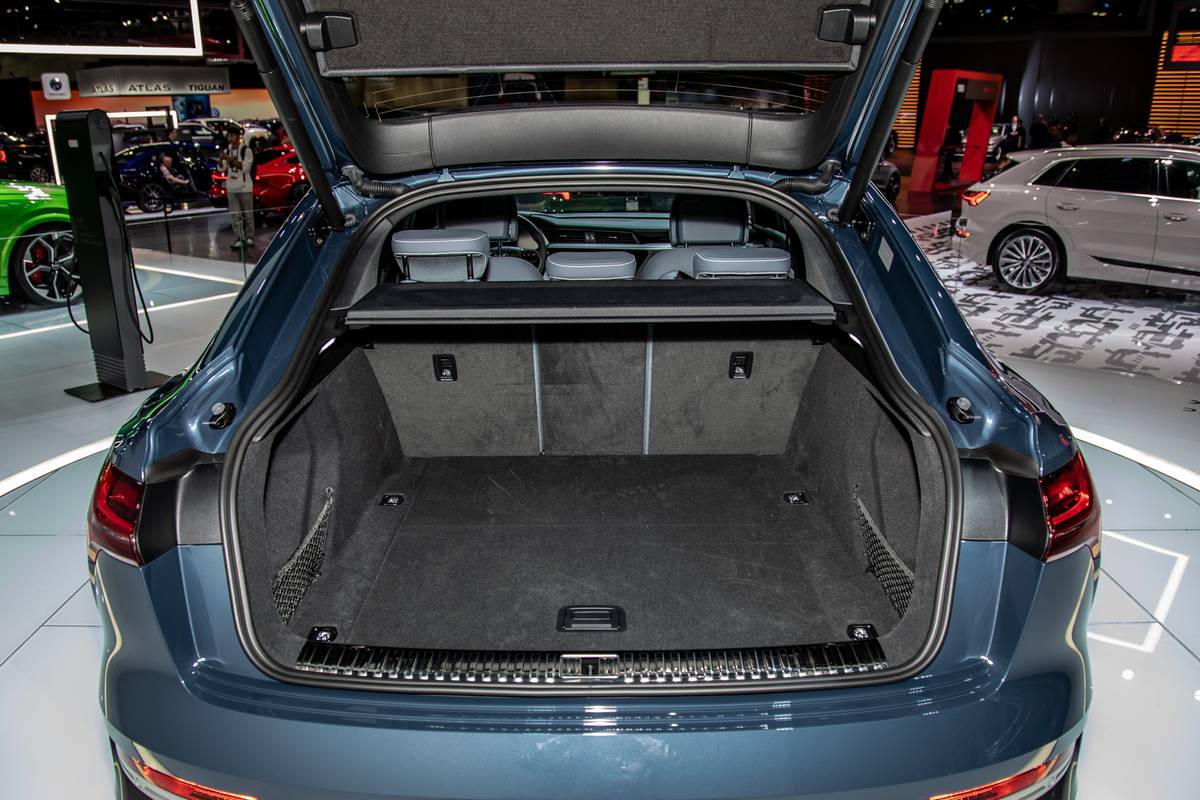 audi e tron sportback 2020 06 interior trunk jpg