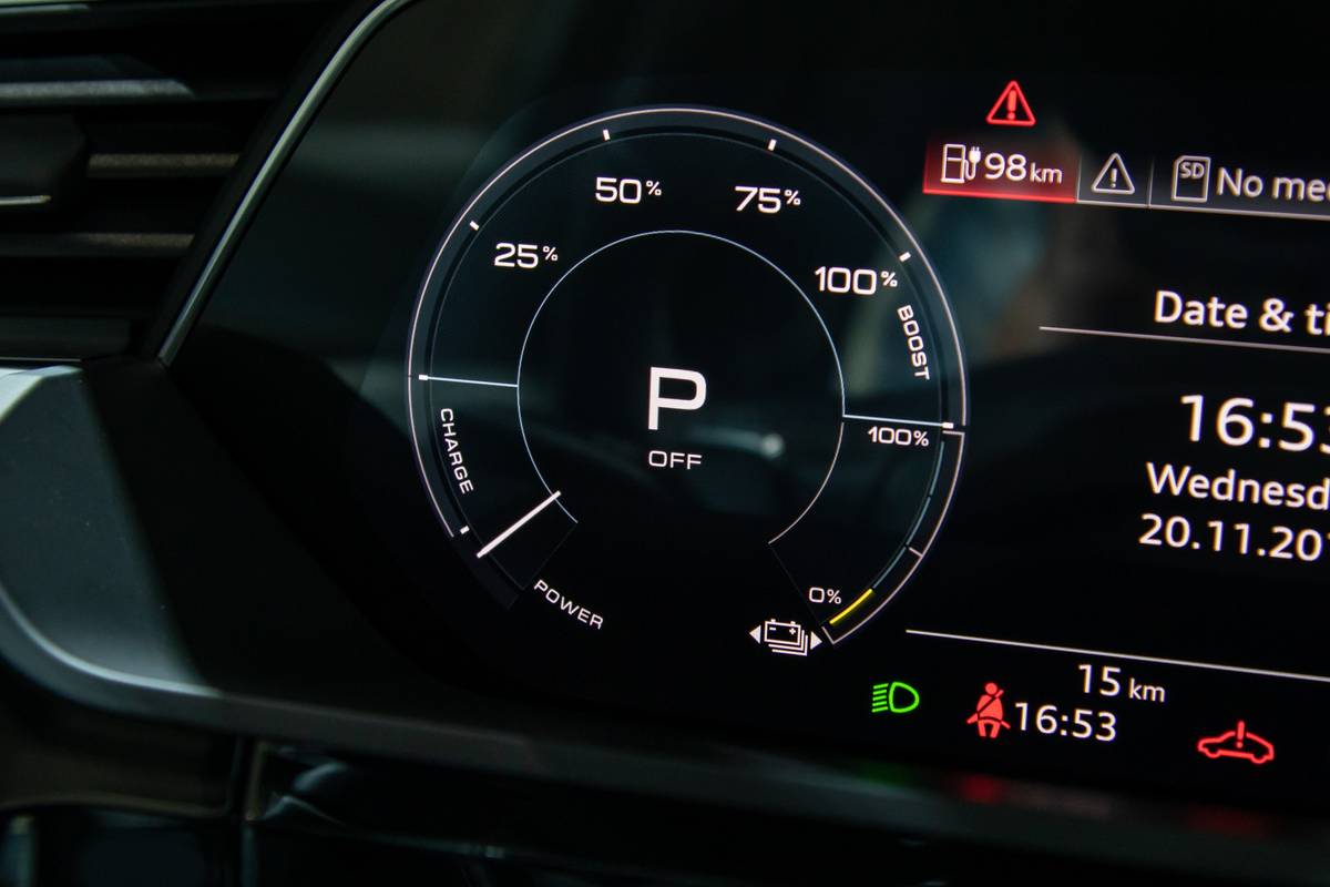 audi e tron sportback 2020 10 battery level instrument panel interior jpg