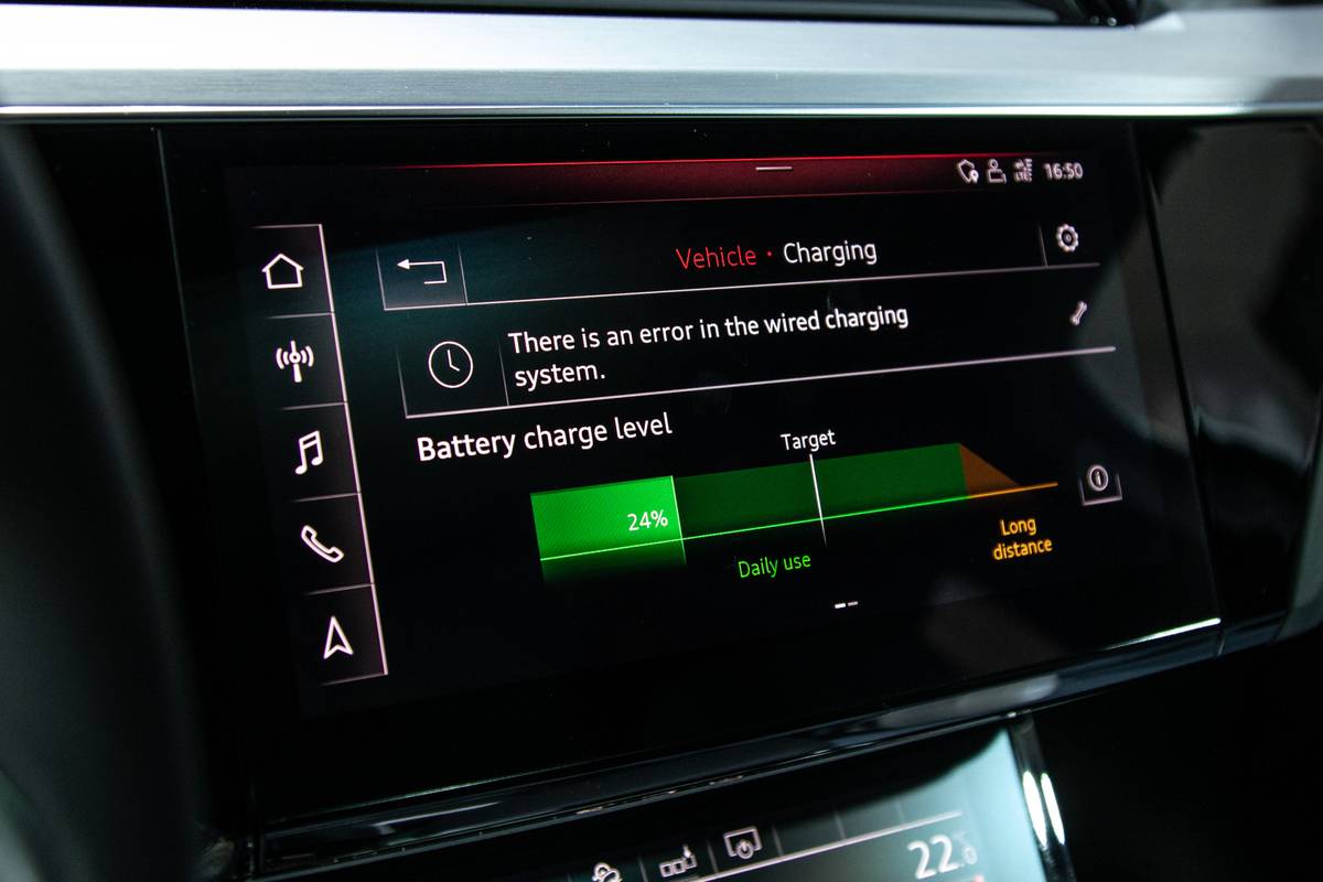 audi e tron sportback 2020 12 battery level center stack display interior jpg