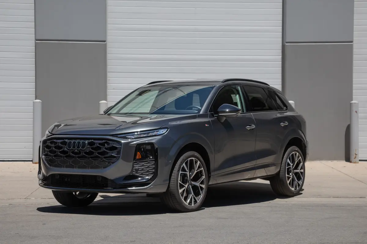 audi q3 2026 01 exterior front angle gray scaled jpg