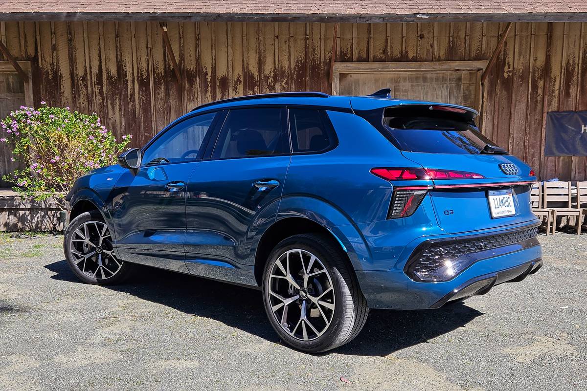 audi q3 2026 08 exterior rear angle jpg