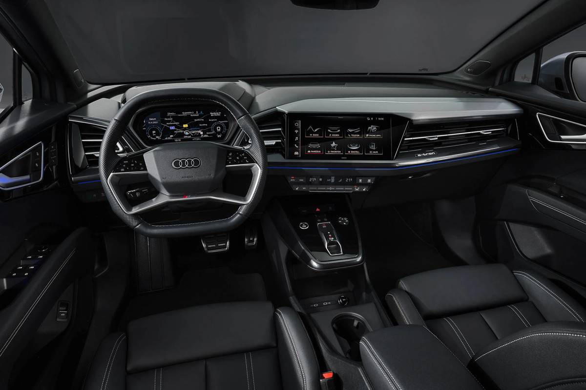 audi-q4-sportback-50-e-tron-quattro-2022-oem-02-cockpit-shot--dashboard--front-row--interior.jpg