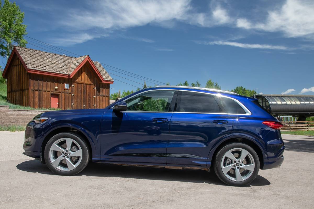 audi q5 2025 07 exterior profile jpg