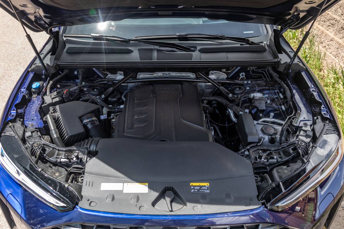 audi q5 2025 16 interior engine jpg