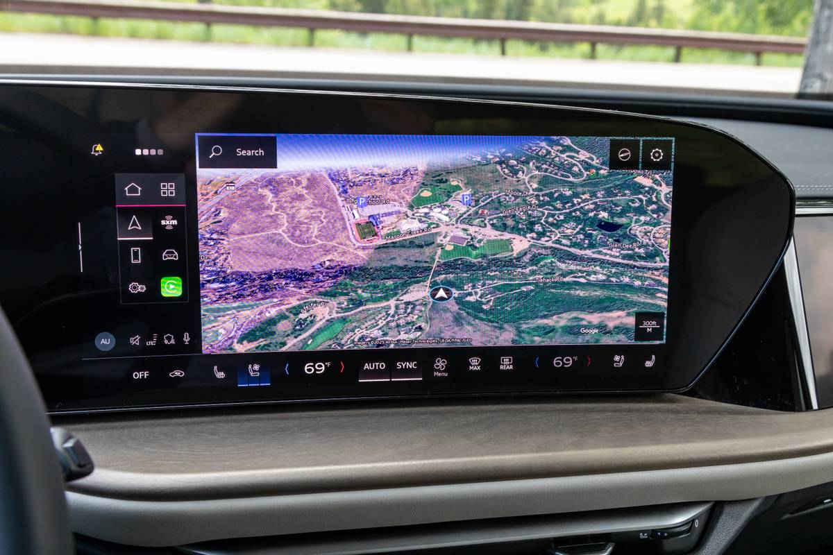 audi q5 2025 32 interior center stack display jpg