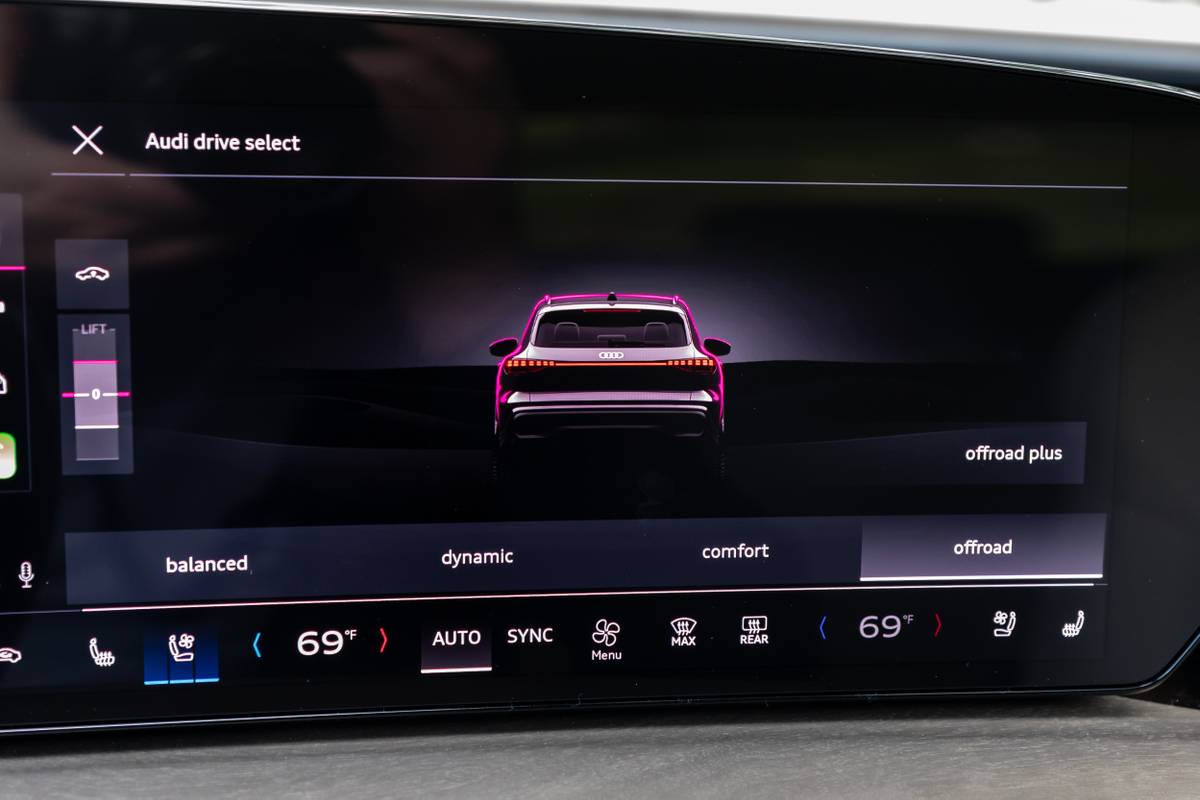 audi q5 2025 35 interior center stack display jpg