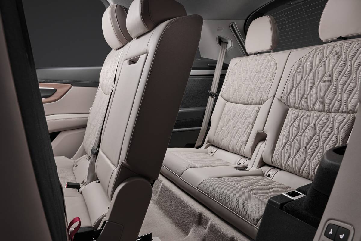audi q7 2027 interior oem 04 jpg