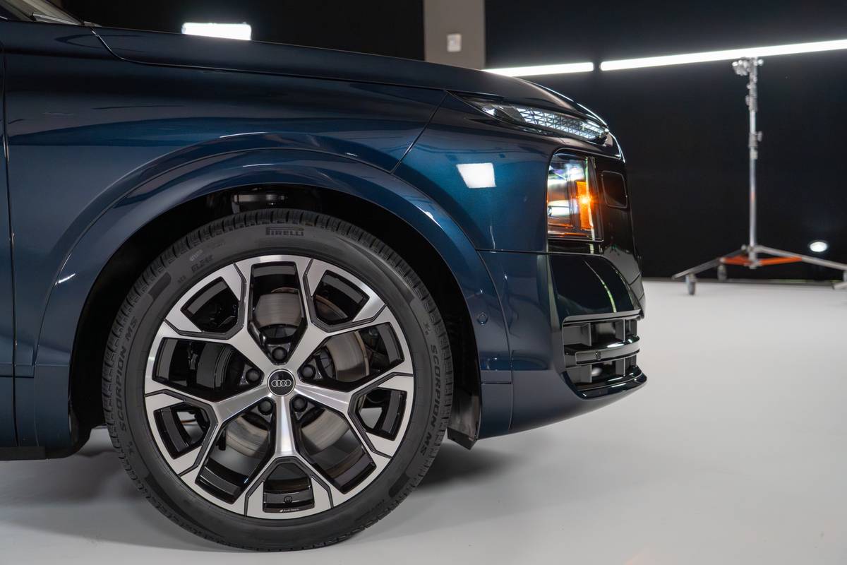 audi q9 2027 04 exterior wheel jpg