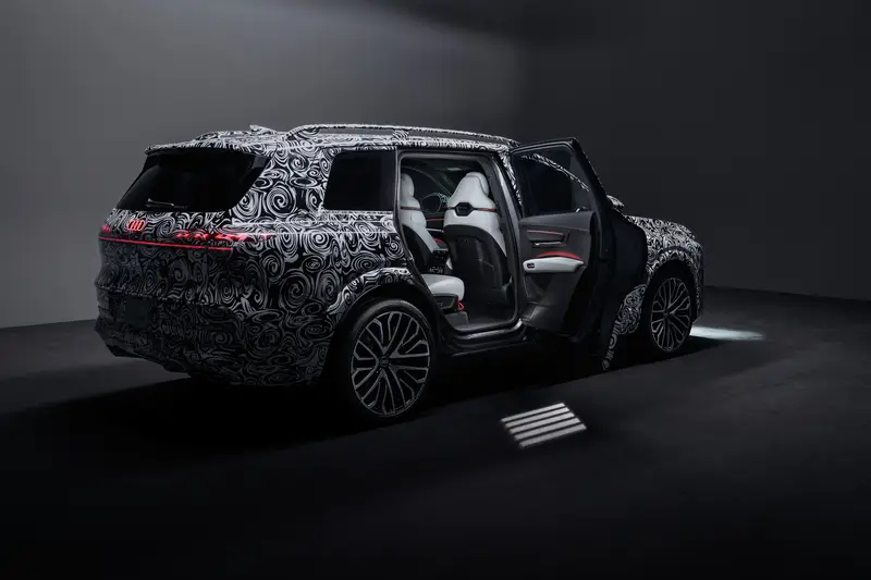audi-q9-prototype-exterior-oem-03