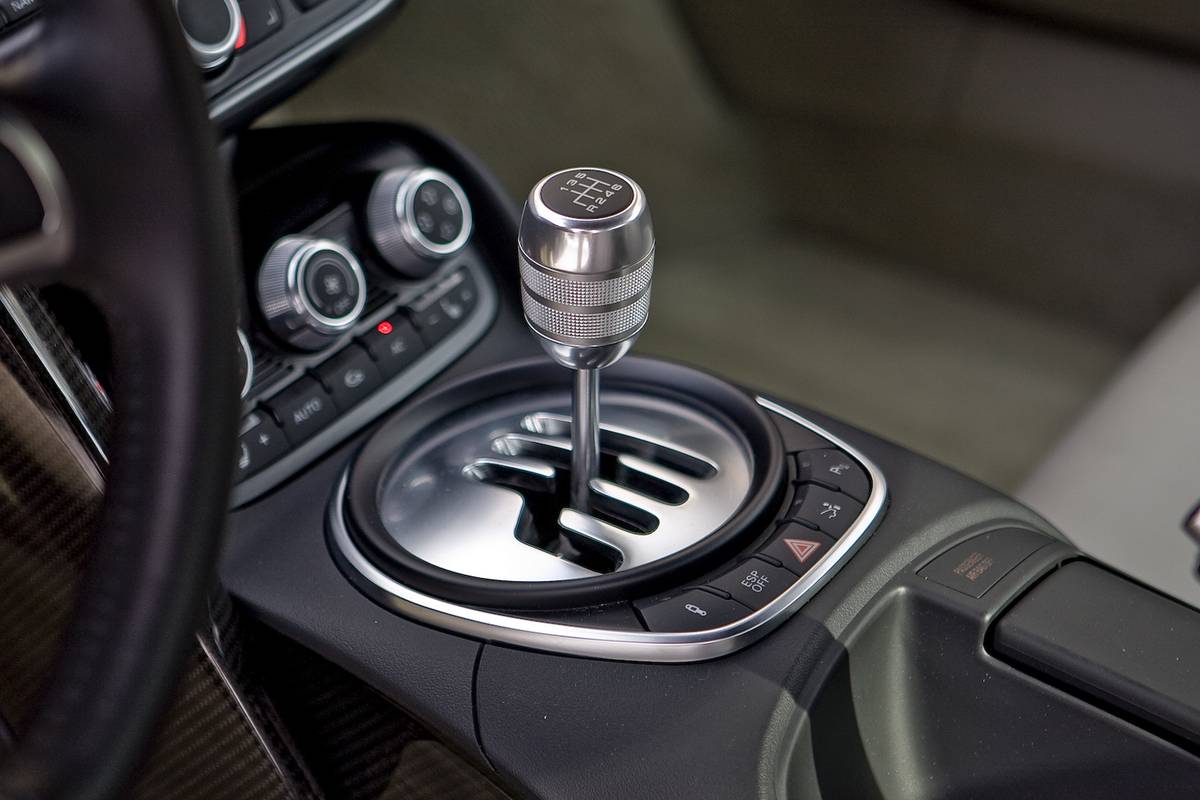 Why Manual Transmissions Are Dying … and What'll End Them for Good | News |  Cars.com