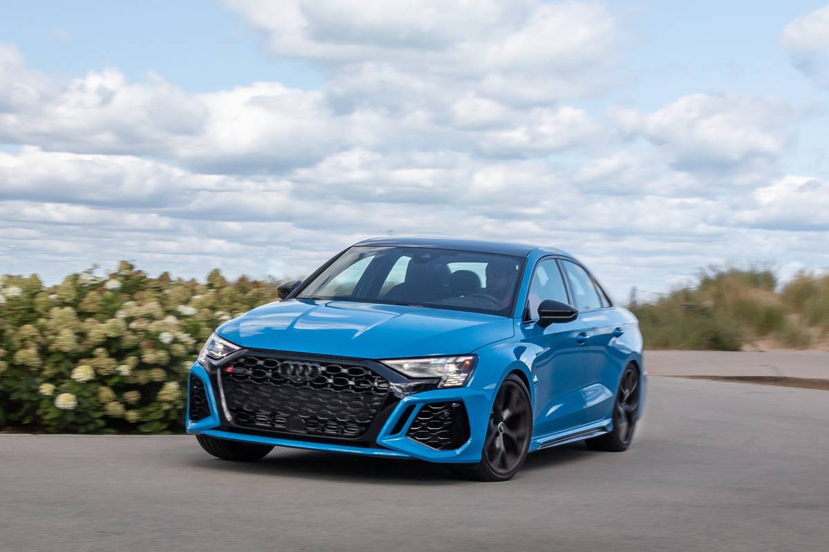 audi-rs-3-2022-02-exterior-dynamic-front-angle