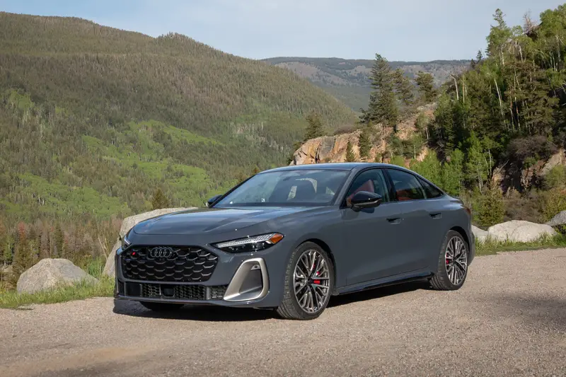 audi-s5-2025-04-exterior-front-angle