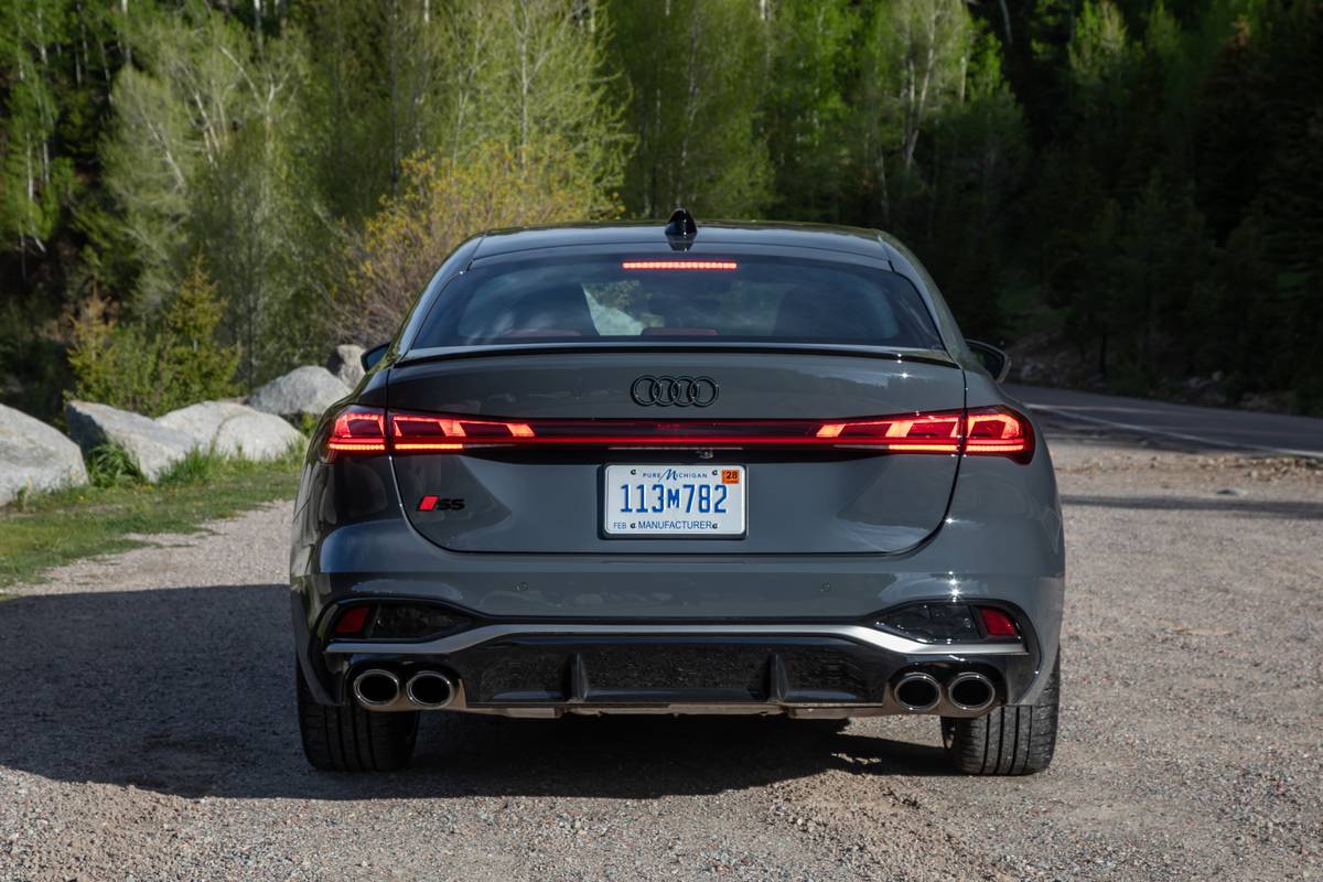 audi s5 2025 16 exterior rear jpg