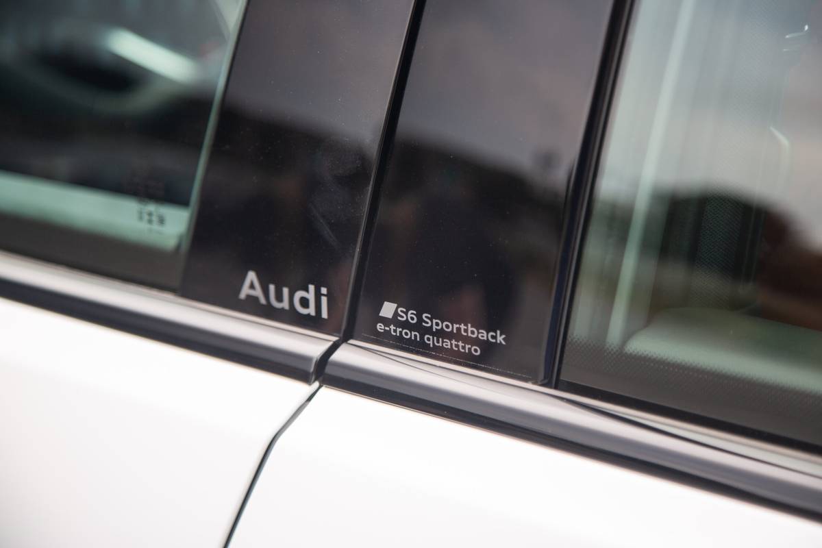 audi s6 e Tron 2026 08 exterior badge scaled jpg