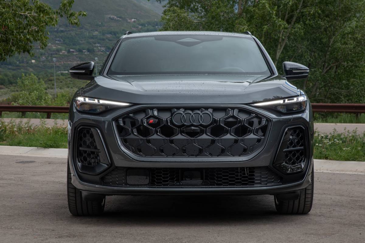 audi sq5 2025 04 exterior front jpg