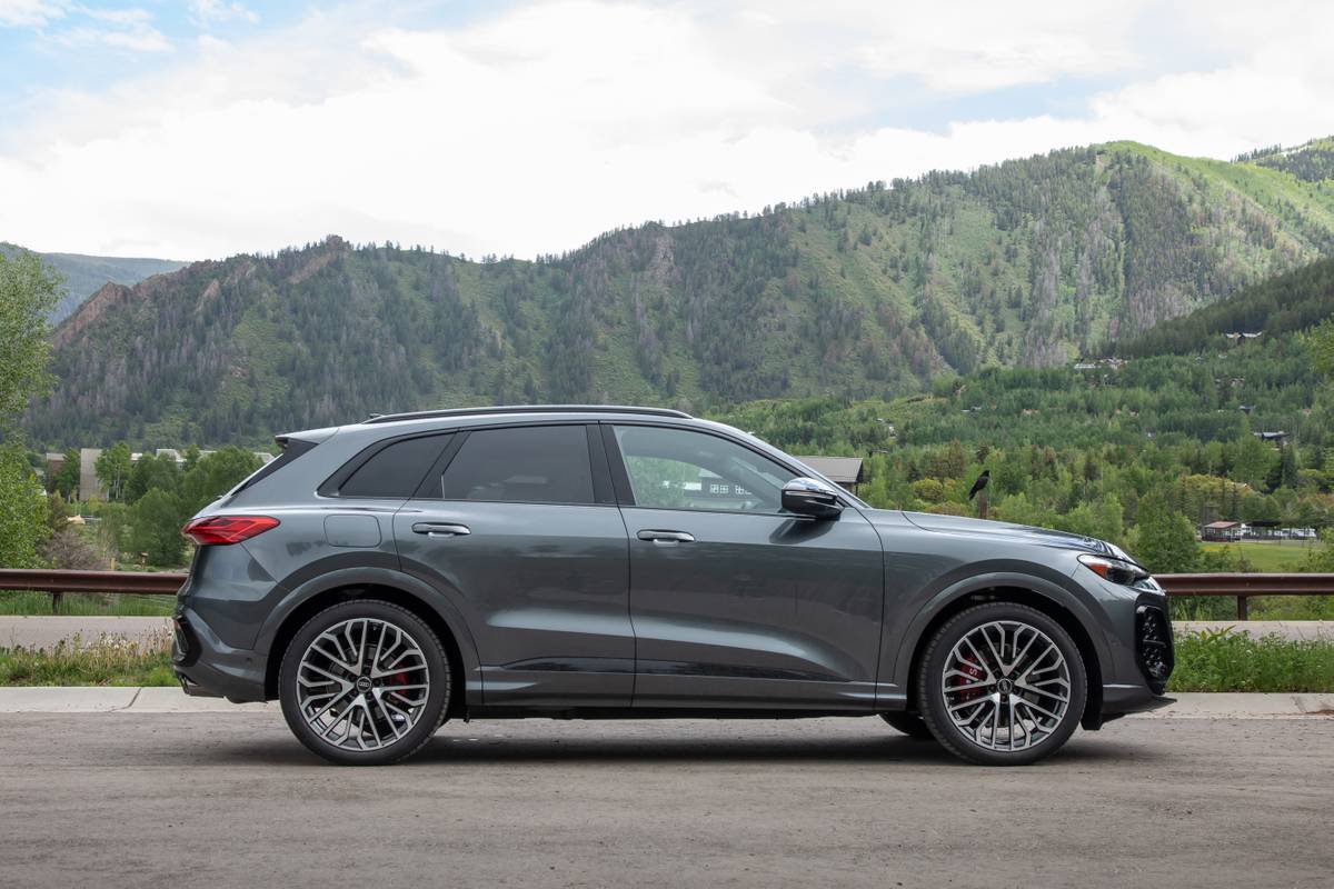 audi sq5 2025 08 exterior profile jpg