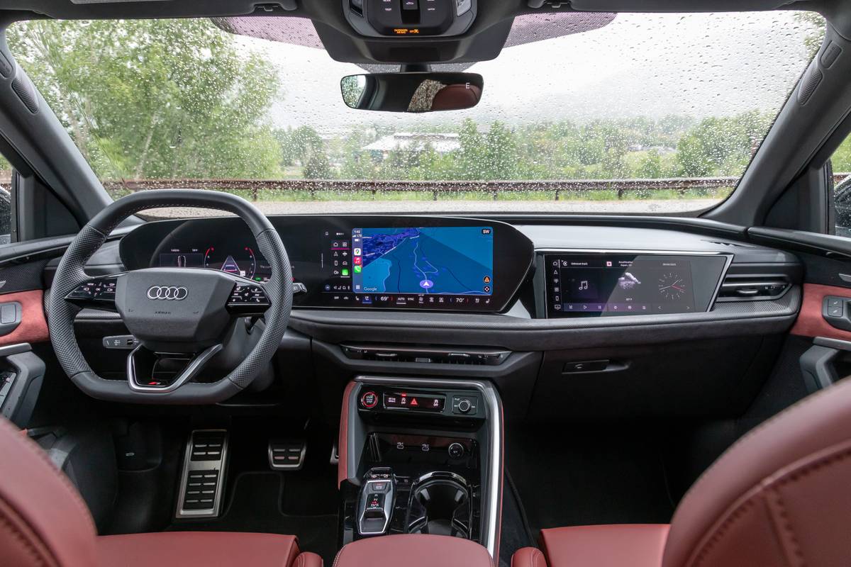 audi sq5 2025 17 interior front row jpg