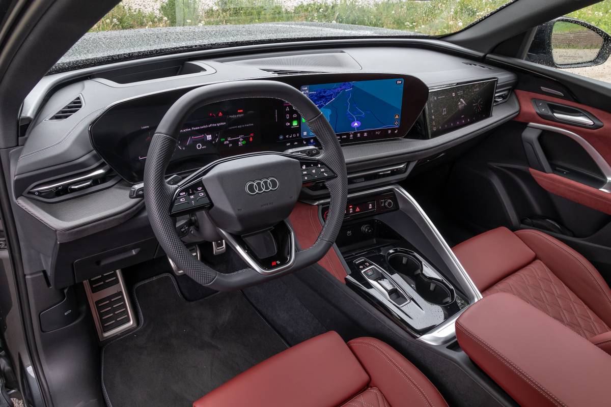 audi sq5 2025 19 interior front row jpg