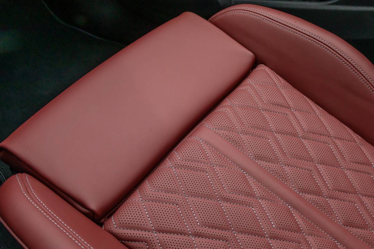 audi sq5 2025 22 interior front row seat jpg