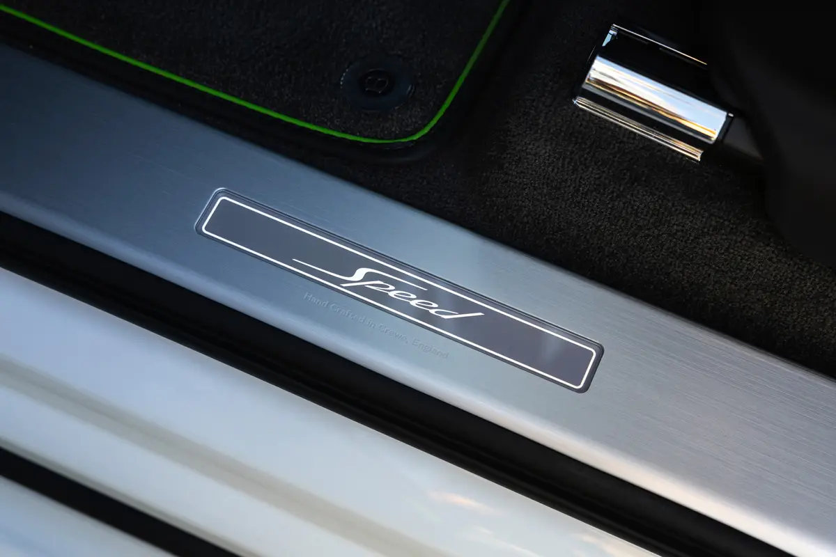 bentley bentayga interior oem 07 jpg