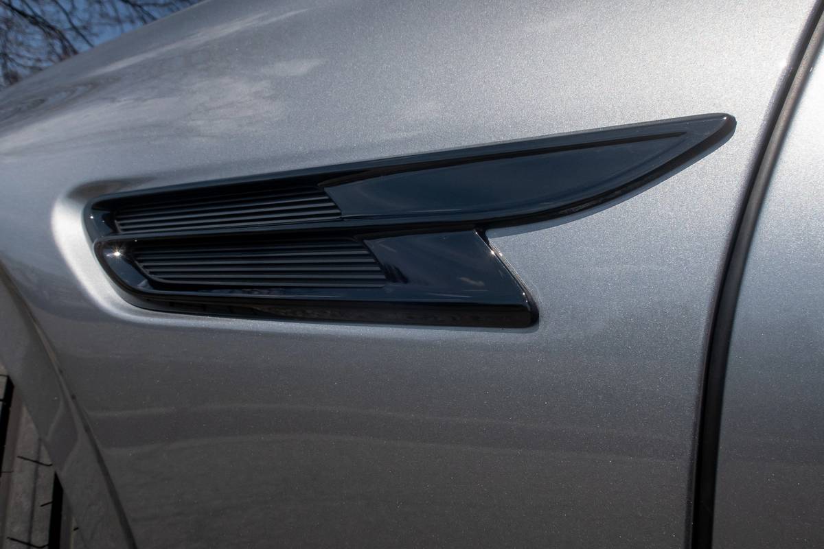 bentley flying spur 2020 06 badge  exterior  profile  silver jpg