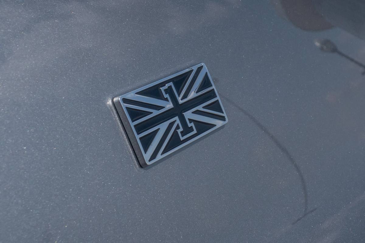 bentley flying spur 2020 07 badge  exterior  profile  silver jpg