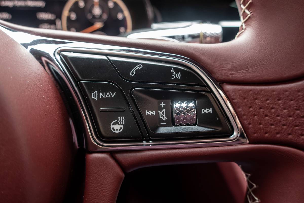 bentley flying spur 2020 18 controls  interior  steering wheel jpg