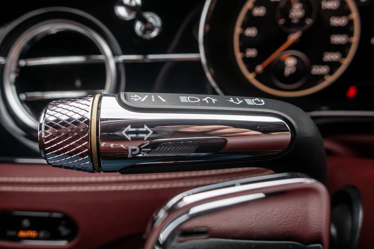 bentley flying spur 2020 21 controls  interior  steering wheel jpg