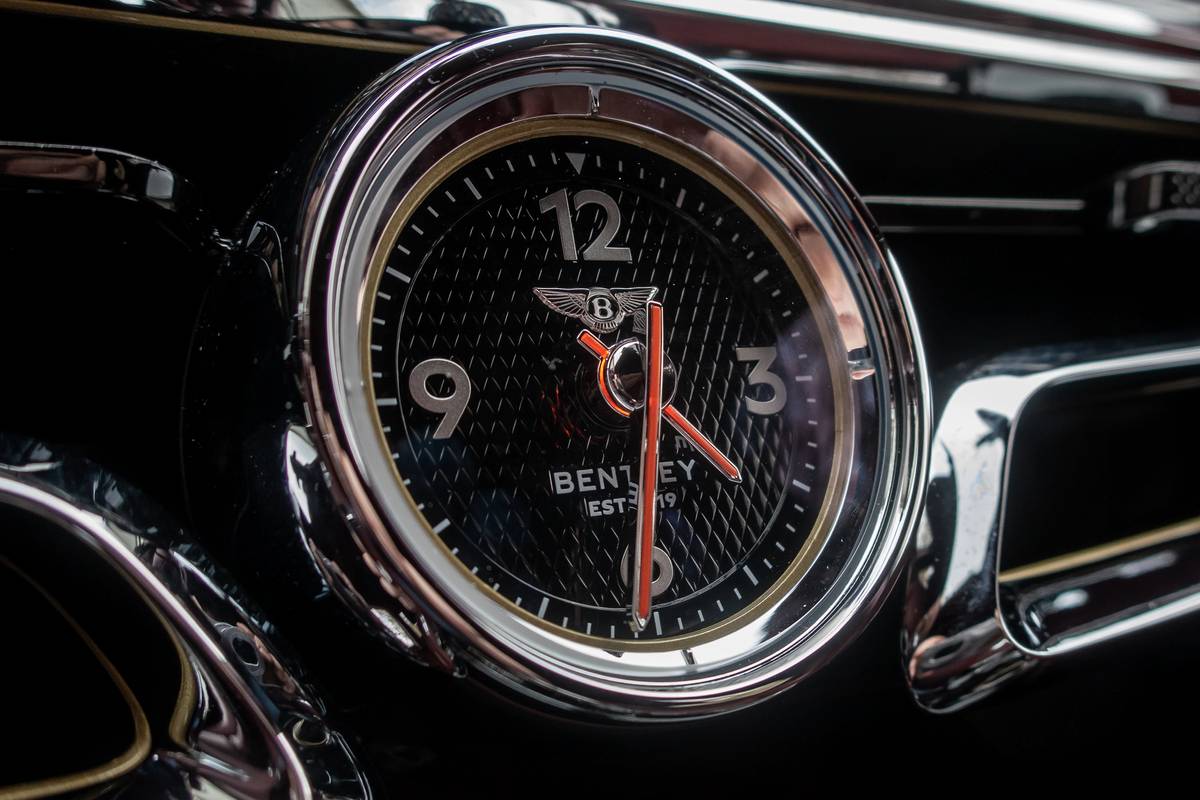 bentley flying spur 2020 30 badge  controls  dashboard  interior jpg