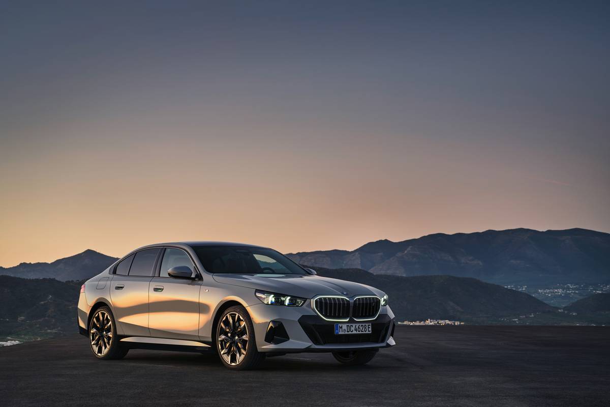 2024 BMW 5 Series: New Electric Version, Updated Engines, Futuristic