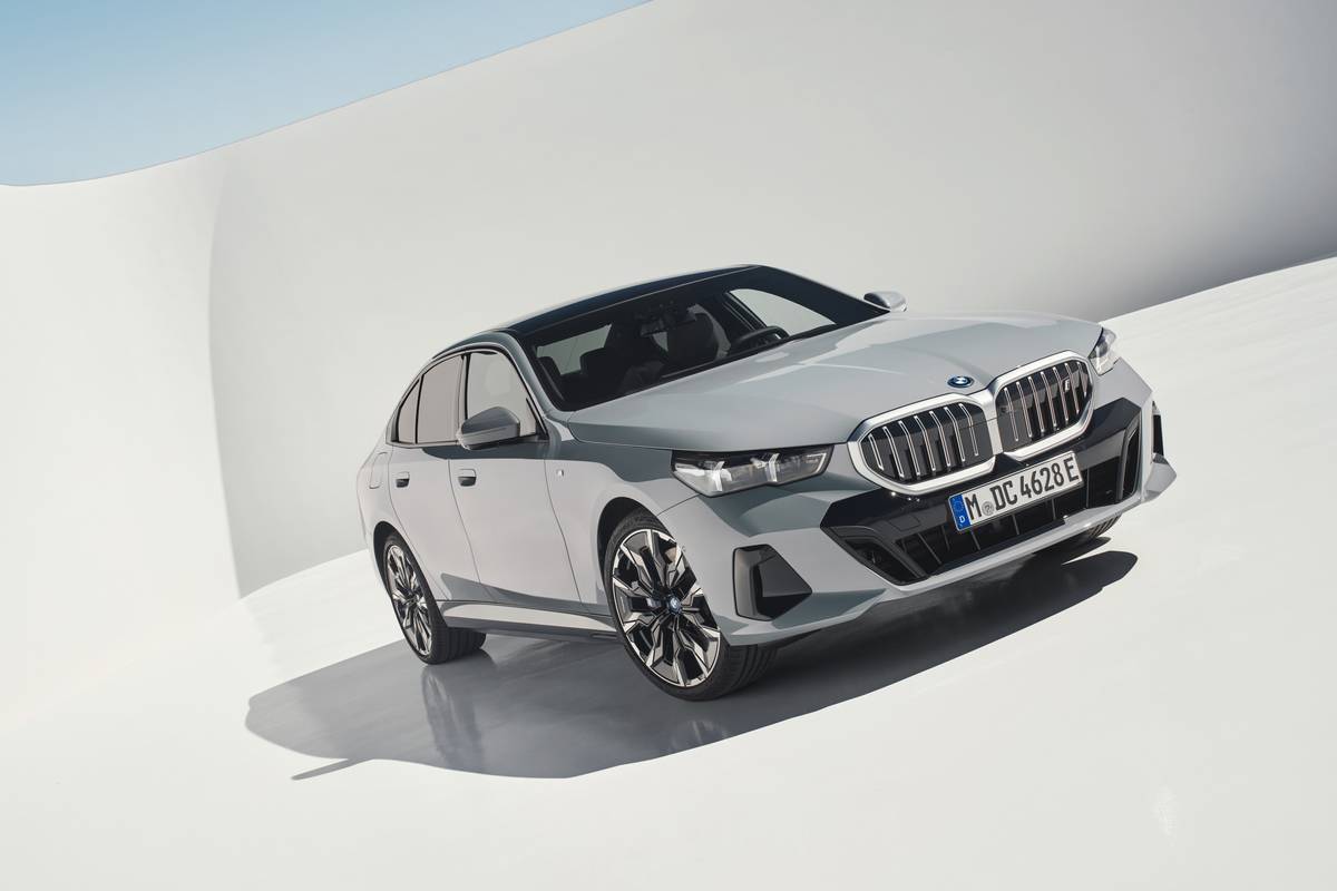 2024 BMW 5 Series New Electric Version, Updated Engines, Futuristic