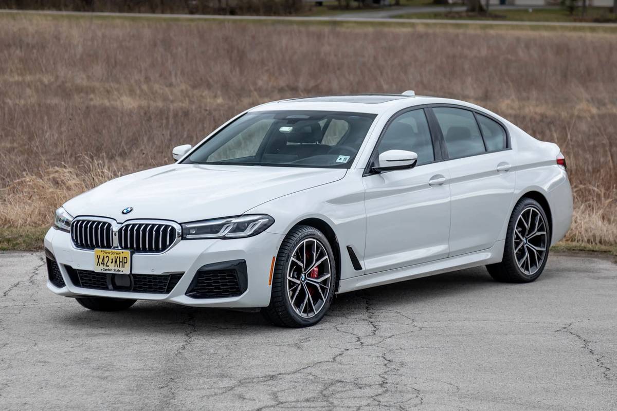 2021 BMW 540i M Sport Review: Light on Sport, Heavy on Tech | Cars.com