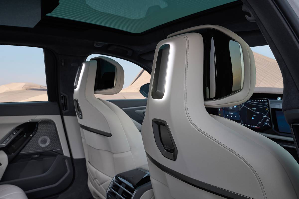 bmw 7 series 2027 16 interior backseat oem jpg