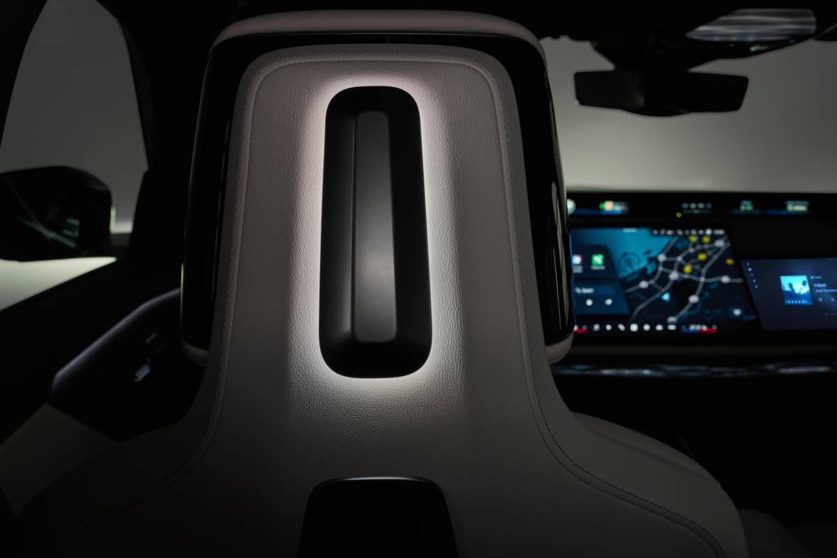 Redesigned BMW 7 Series Gets Automaker’s Dramatic New Interior | Cars.com