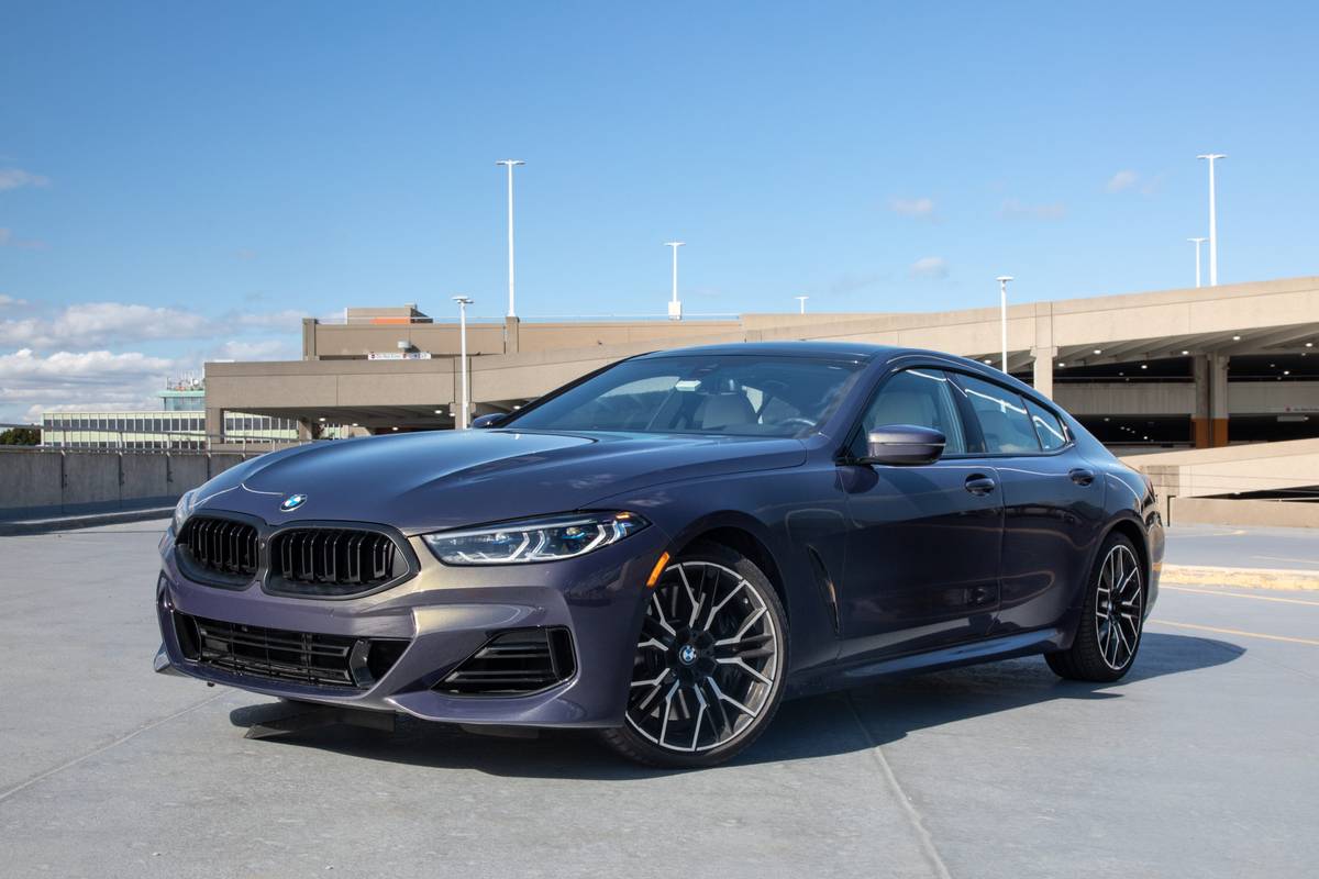bmw-840i-gran-coupe-2023-01-exterior-front-angle